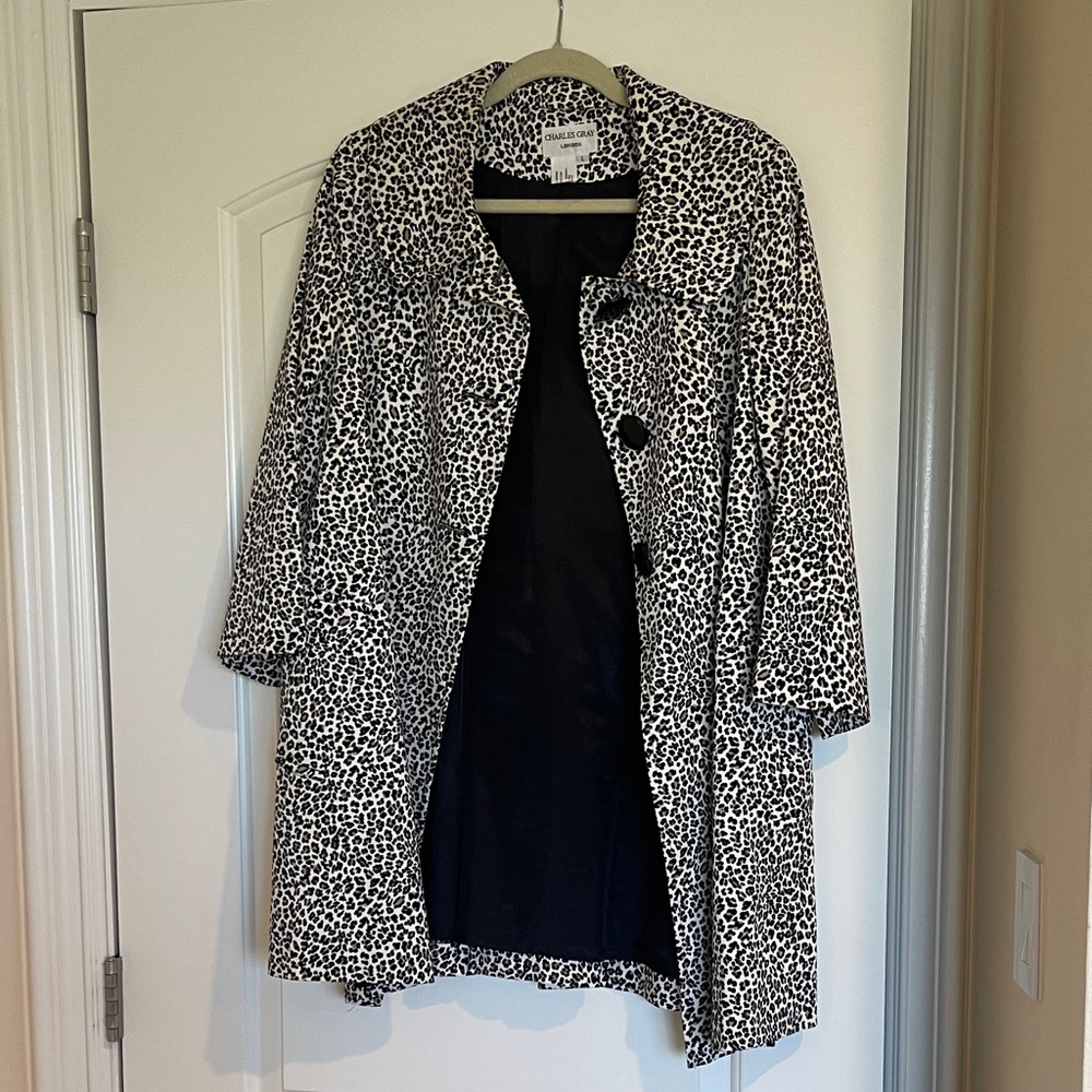 Leopard-Print Trench Coat - Black & White. Elegant and sophisticated. Worn once